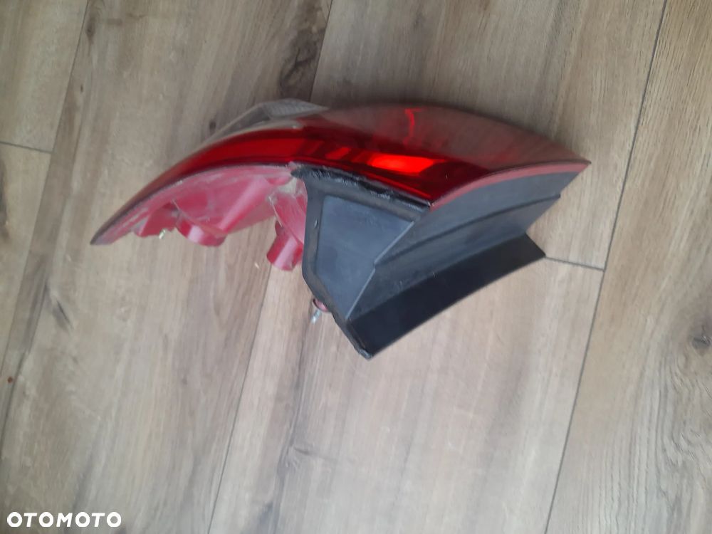 HYUNDAI SANTA FE  II LAMPA TYLNA PRAWA TYĽ 06-> - 6