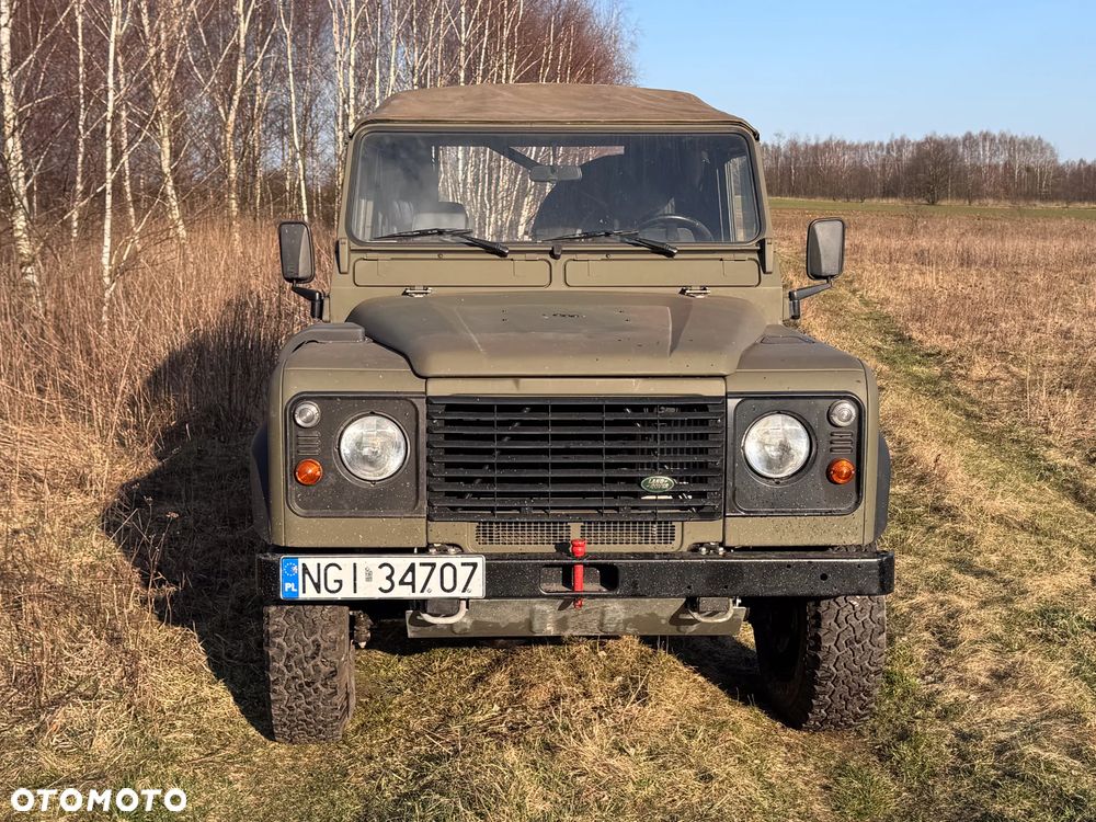 Land Rover Defender - 1