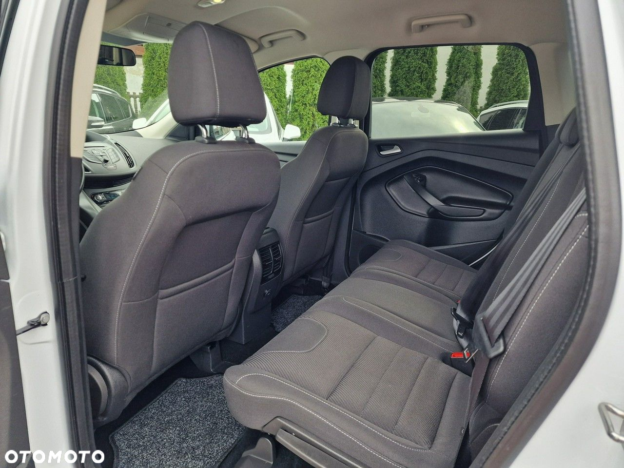 Ford Kuga 1.6 EcoBoost 2x4 Trend - 21