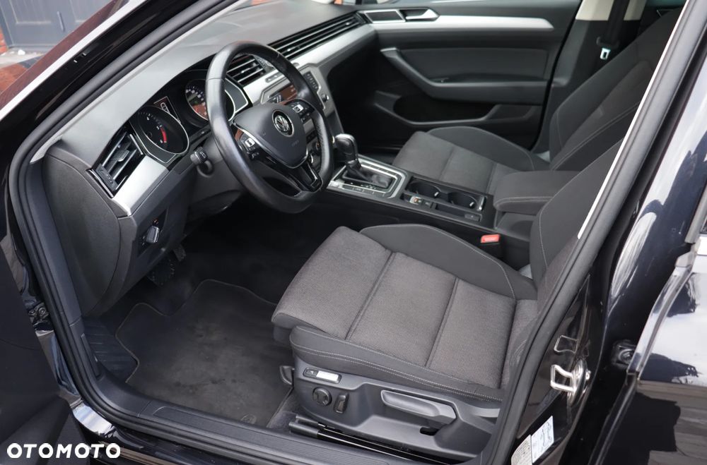 Volkswagen Passat 2.0 TDI (BlueMotion Technology) DSG Comfortline - 17
