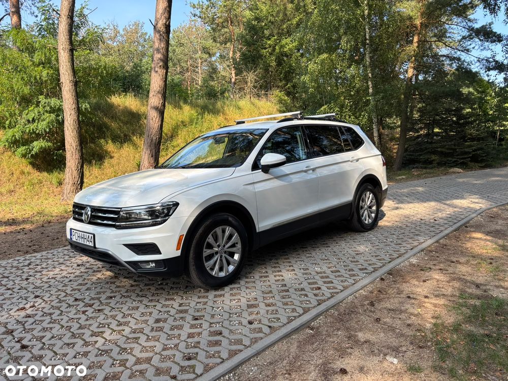 Volkswagen Tiguan - 1