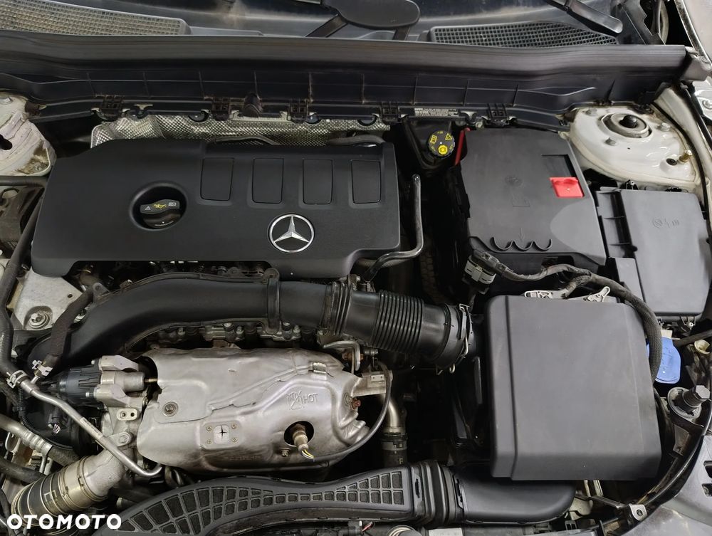 Mercedes-Benz GLB 250 4Matic 8G-DCT Style - 9