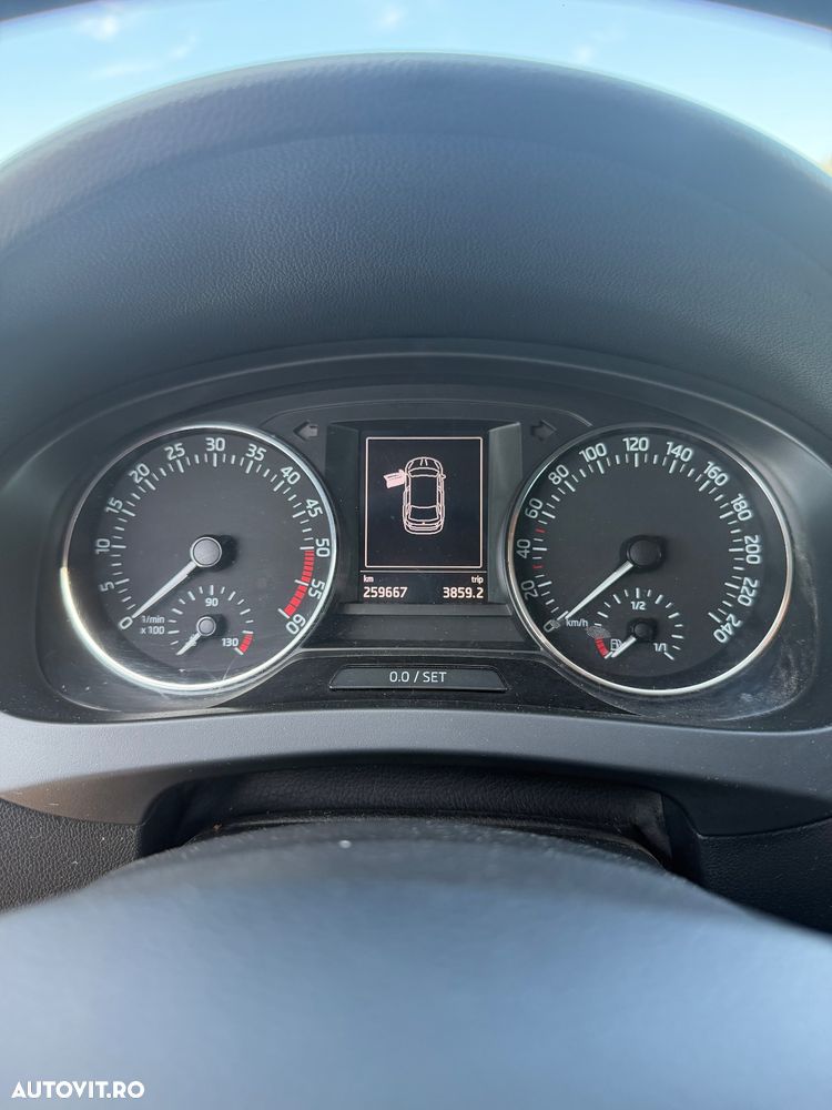 Skoda RAPID 1.4 TDI Active DSG - 12