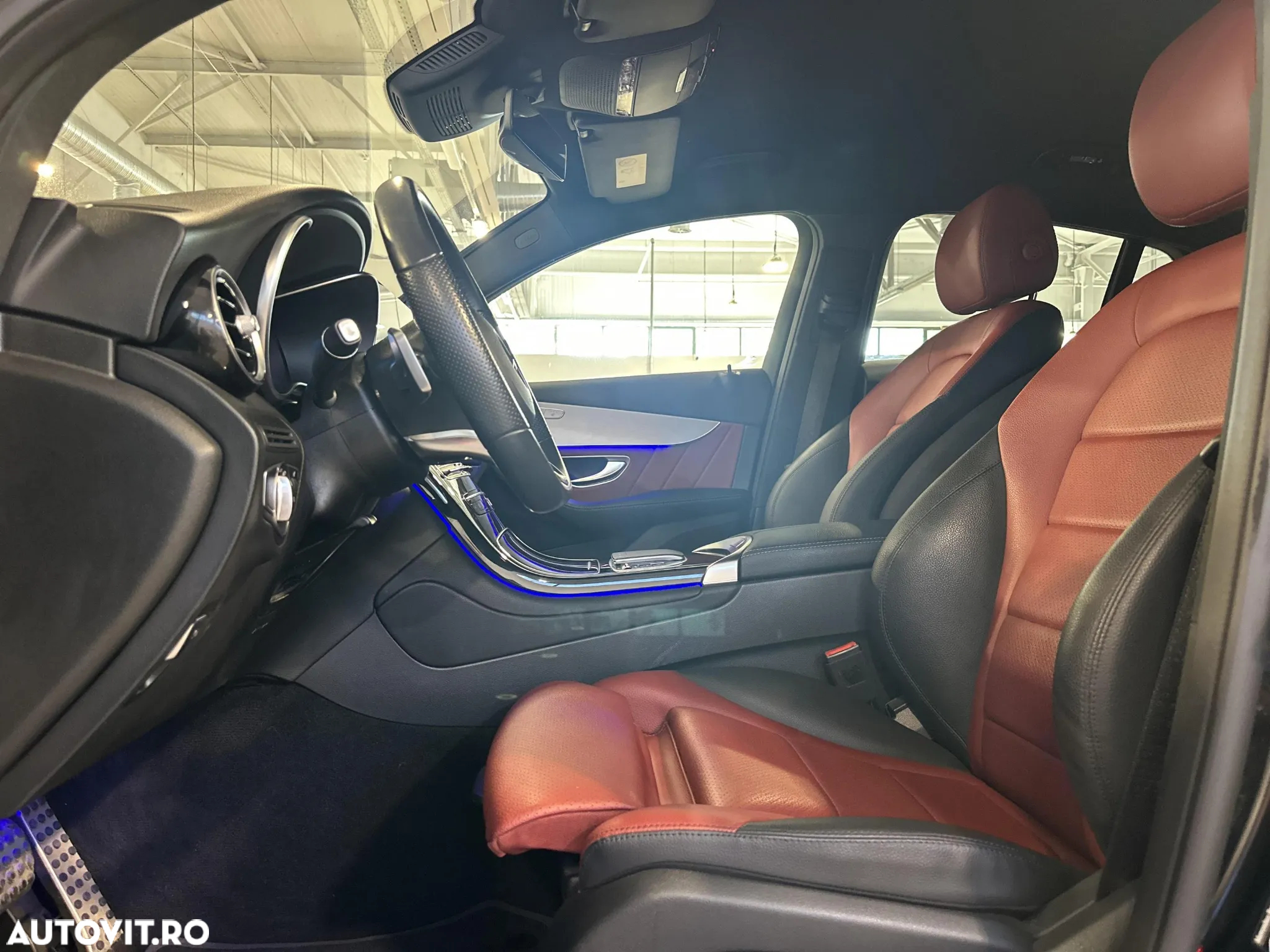 Mercedes-Benz GLC Coupe 300 e 4Matic 9G-TRONIC AMG Line - 23
