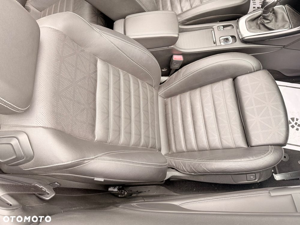 Opel Cascada 2.0 CDTI Cosmo S&S - 27