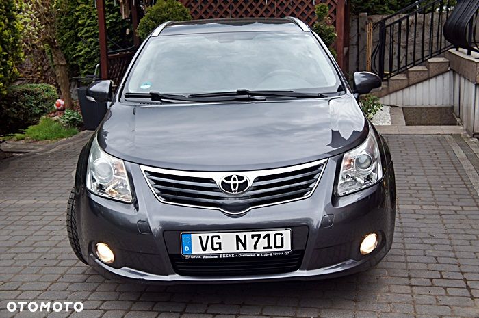 Toyota Avensis 1.8 Life - 12