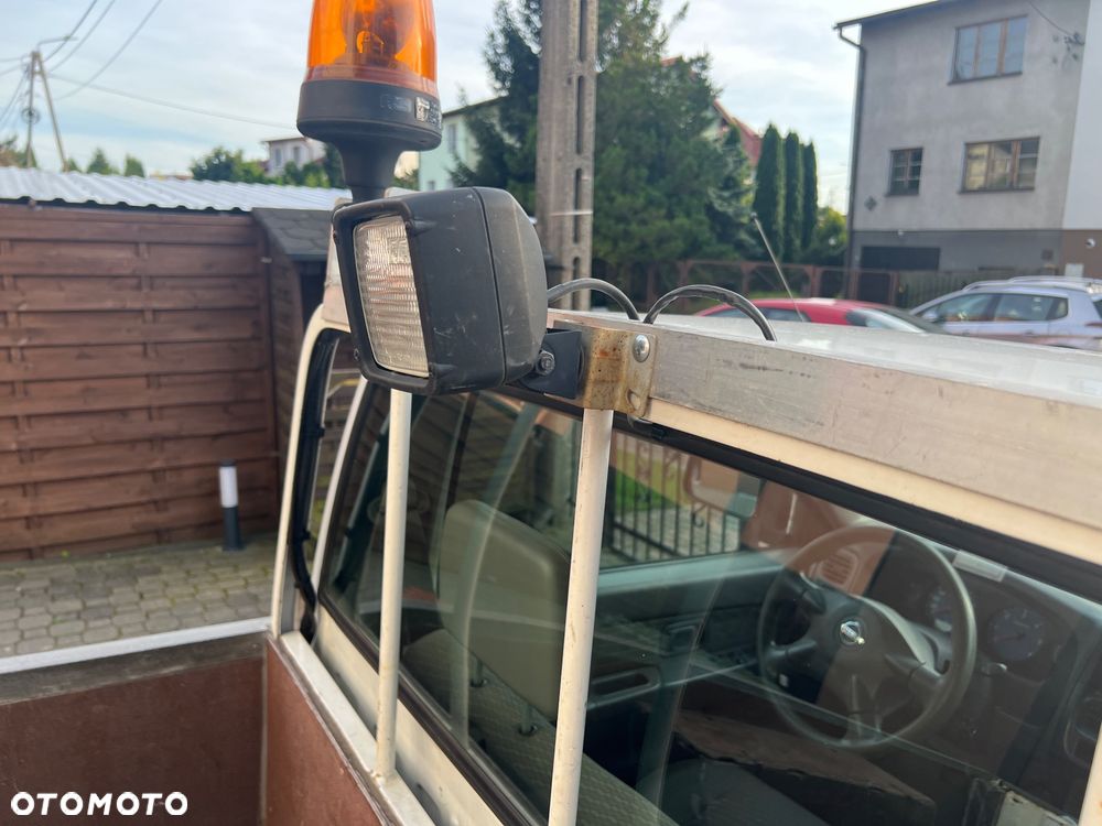 Nissan NP300 Pickup 2.5d SC Base - 17