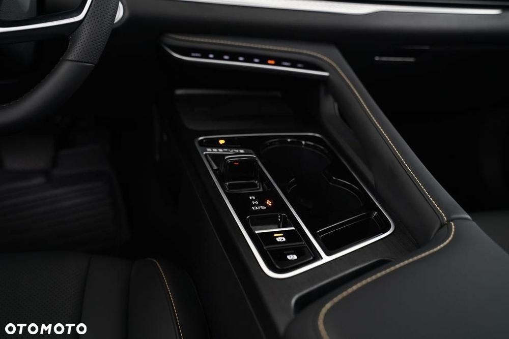 Bestune B70 2.0T Elegance - 28