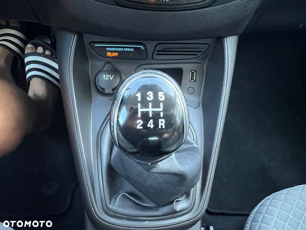 Ford Tourneo Courier - 32