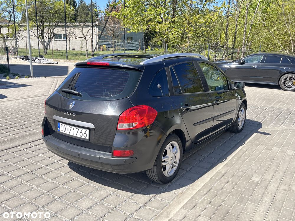 Renault Clio 1.6 16V Night&Day - 11