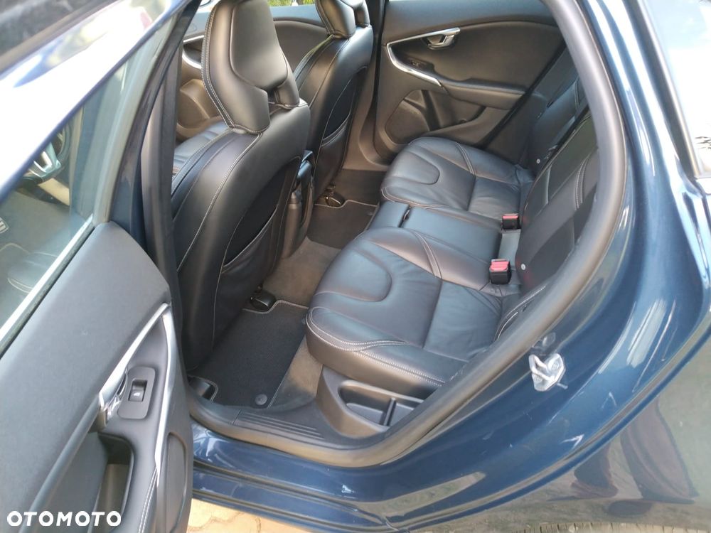 Volvo V40 D4 Summum - 17