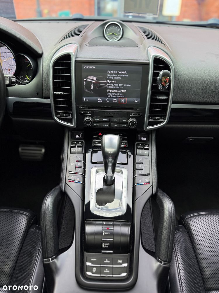 Porsche Cayenne - 32