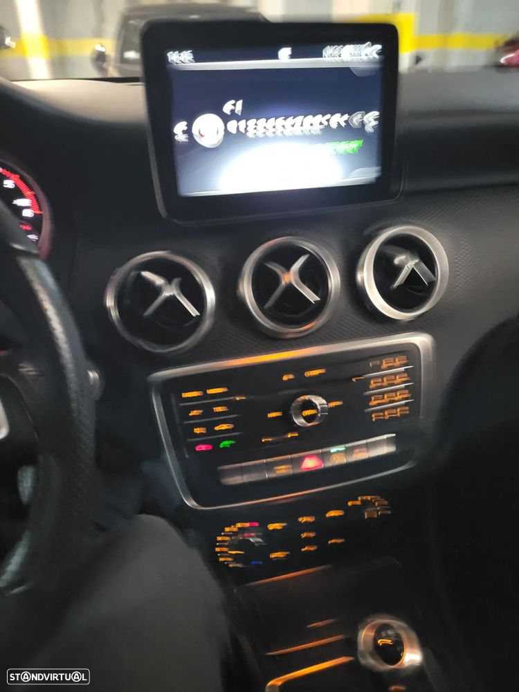 Mercedes-Benz A 180 d AMG Line - 8