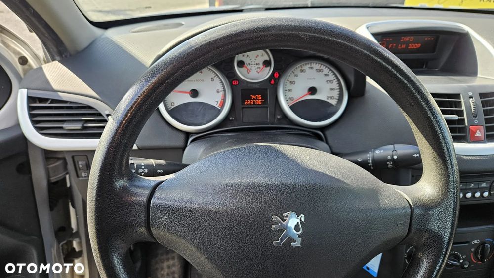 Peugeot 207 - 5