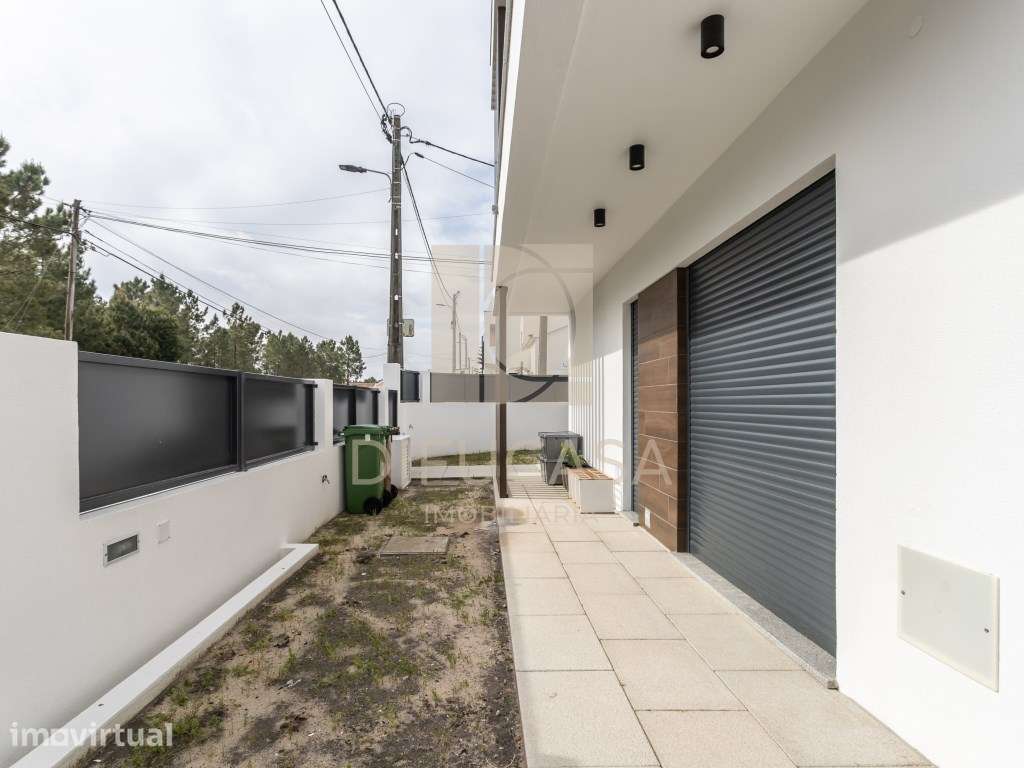 R296 Moradia T4 centro de Fernão Ferro - Grande imagem: 5/36