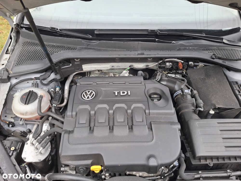 Volkswagen Golf 2.0 TDI 4Motion (BlueMotion Tech) Highline - 23