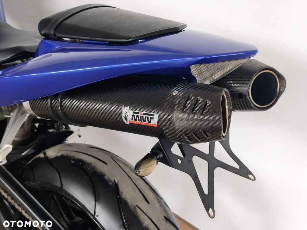 Yamaha R1 - 15