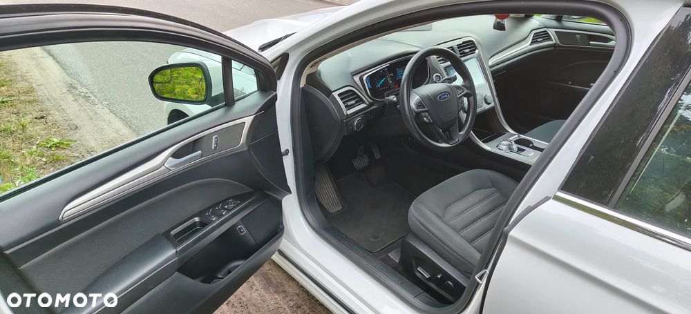 Ford Mondeo 2.0 Hybrid CVT - 9