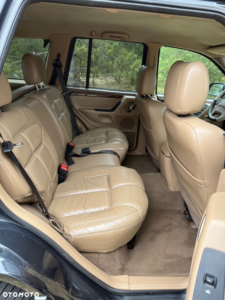 Jeep Grand Cherokee - 11