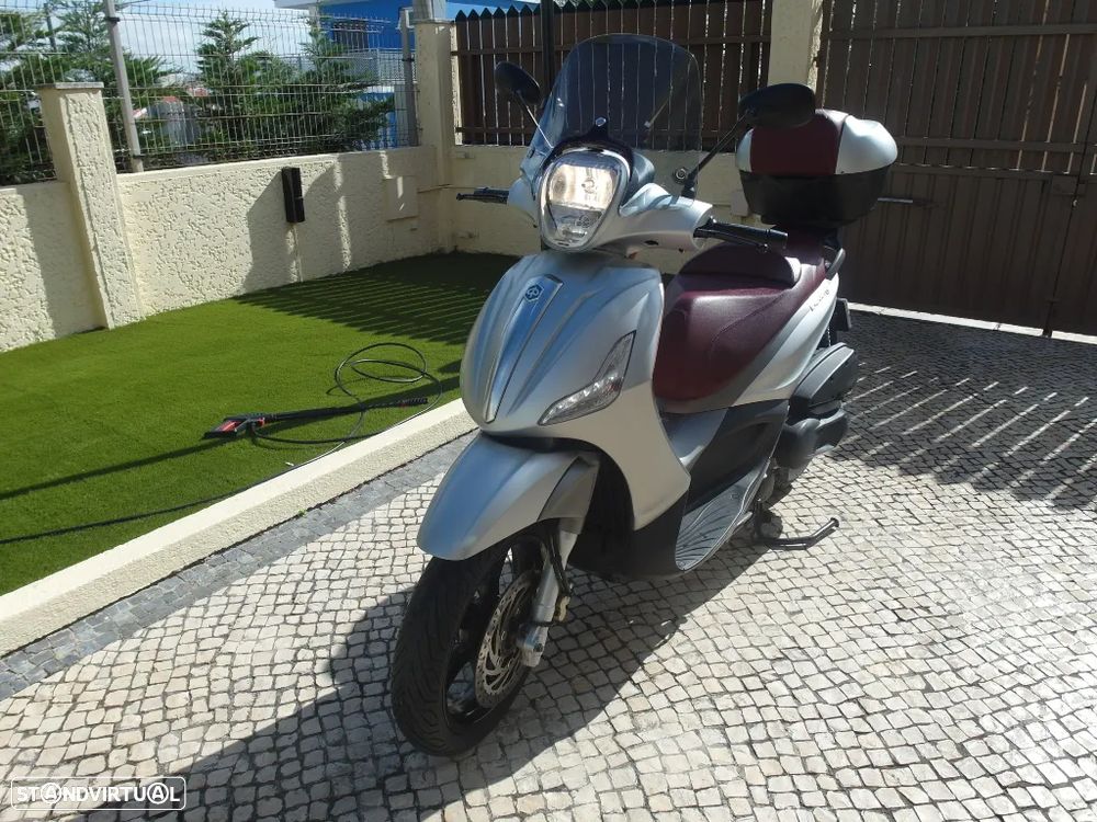 Piaggio Beverly Sport Turing 350 CC - 2