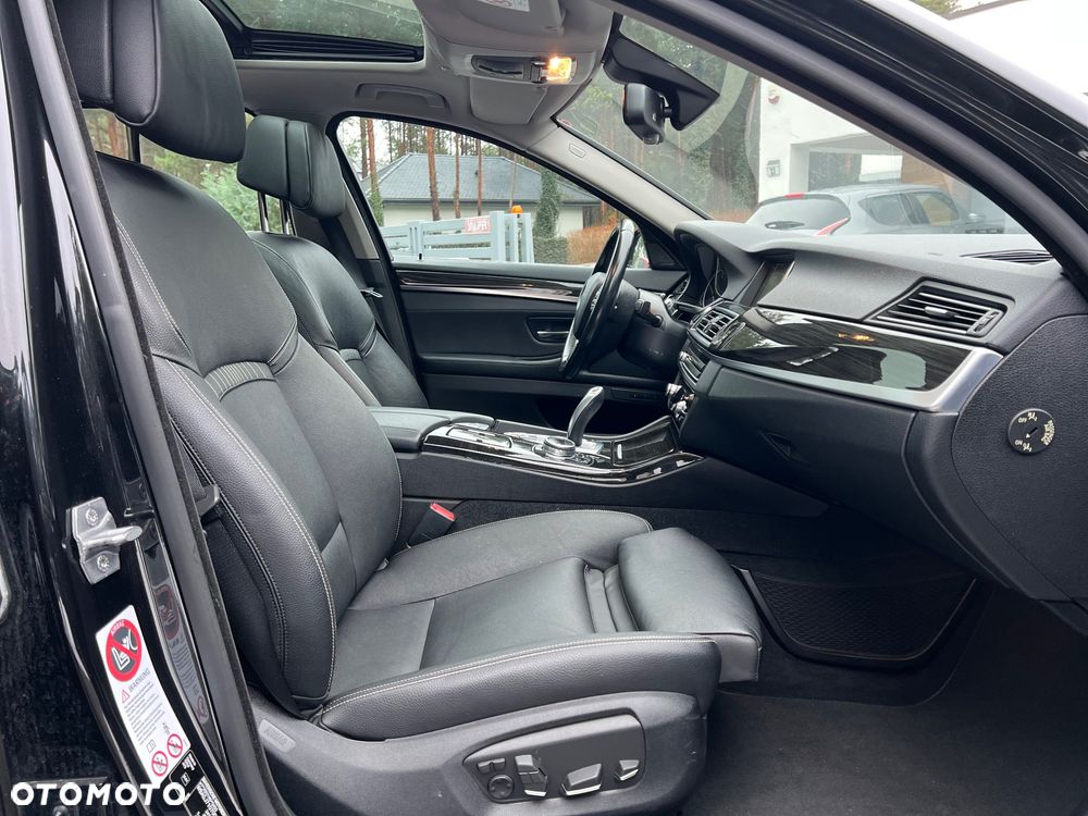 BMW Seria 5 525d Sport-Aut Luxury Line - 10