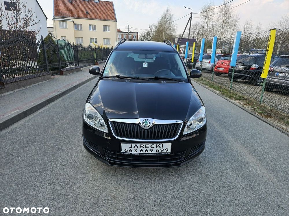 Skoda Roomster 2011 photo 2