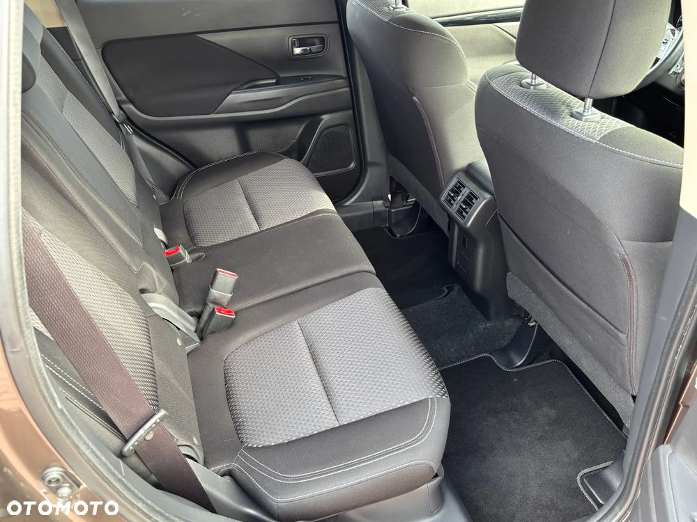 Mitsubishi Outlander 2.0 2WD CVT Active+ - 16