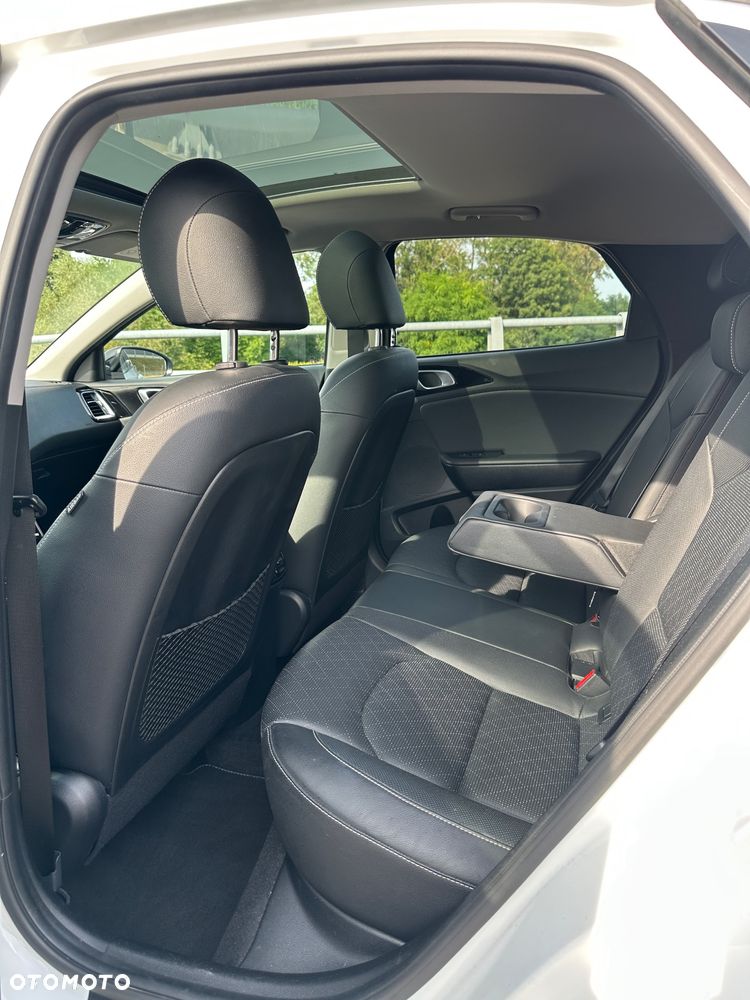 Kia XCeed - 31