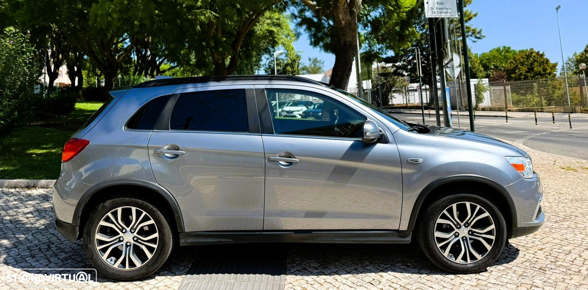 Mitsubishi ASX 1.6 DI-D Instyle Connect Edition - 2