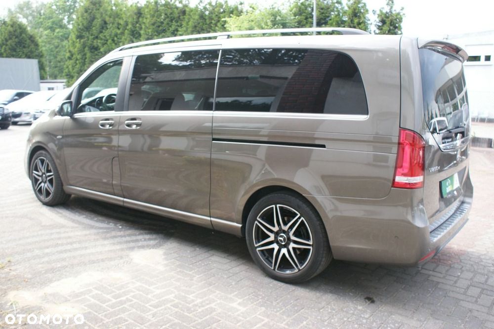 Mercedes-Benz Klasa V - 21