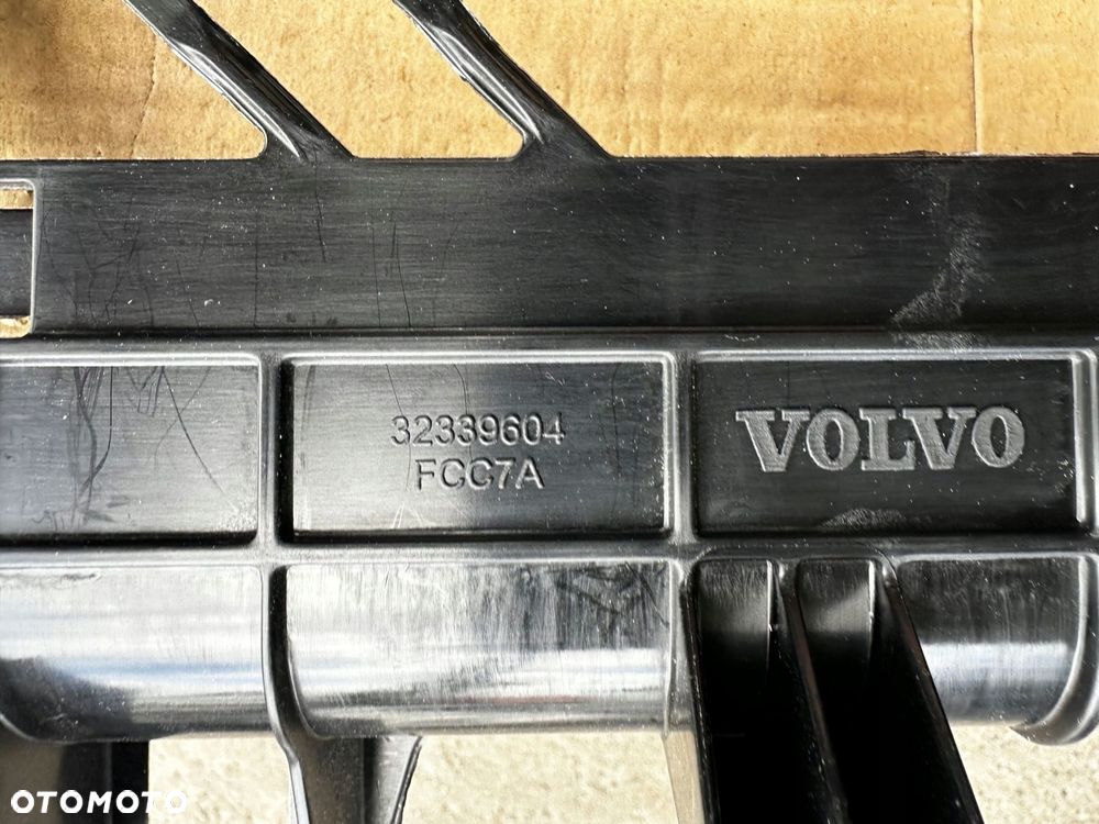volvo c40 xc40 polestar ev400 ramka chłodnicy 32339604 - 2