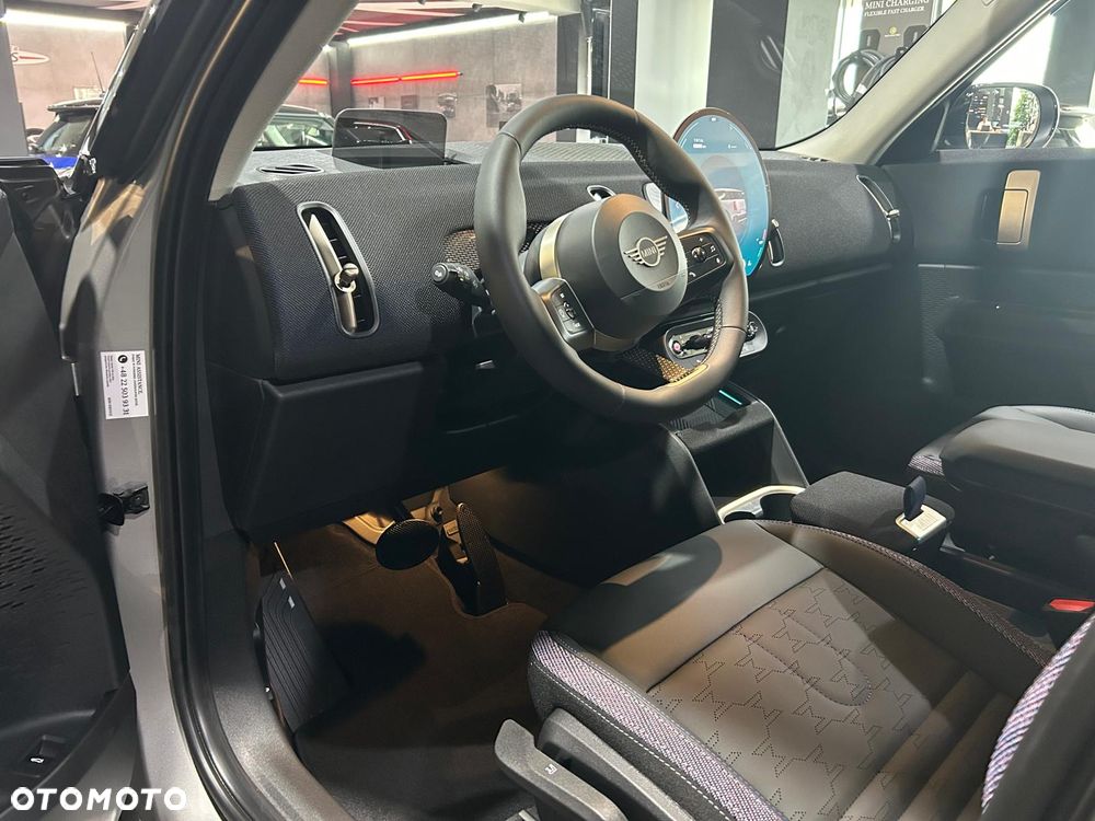 MINI Countryman One Linia Classic - 3