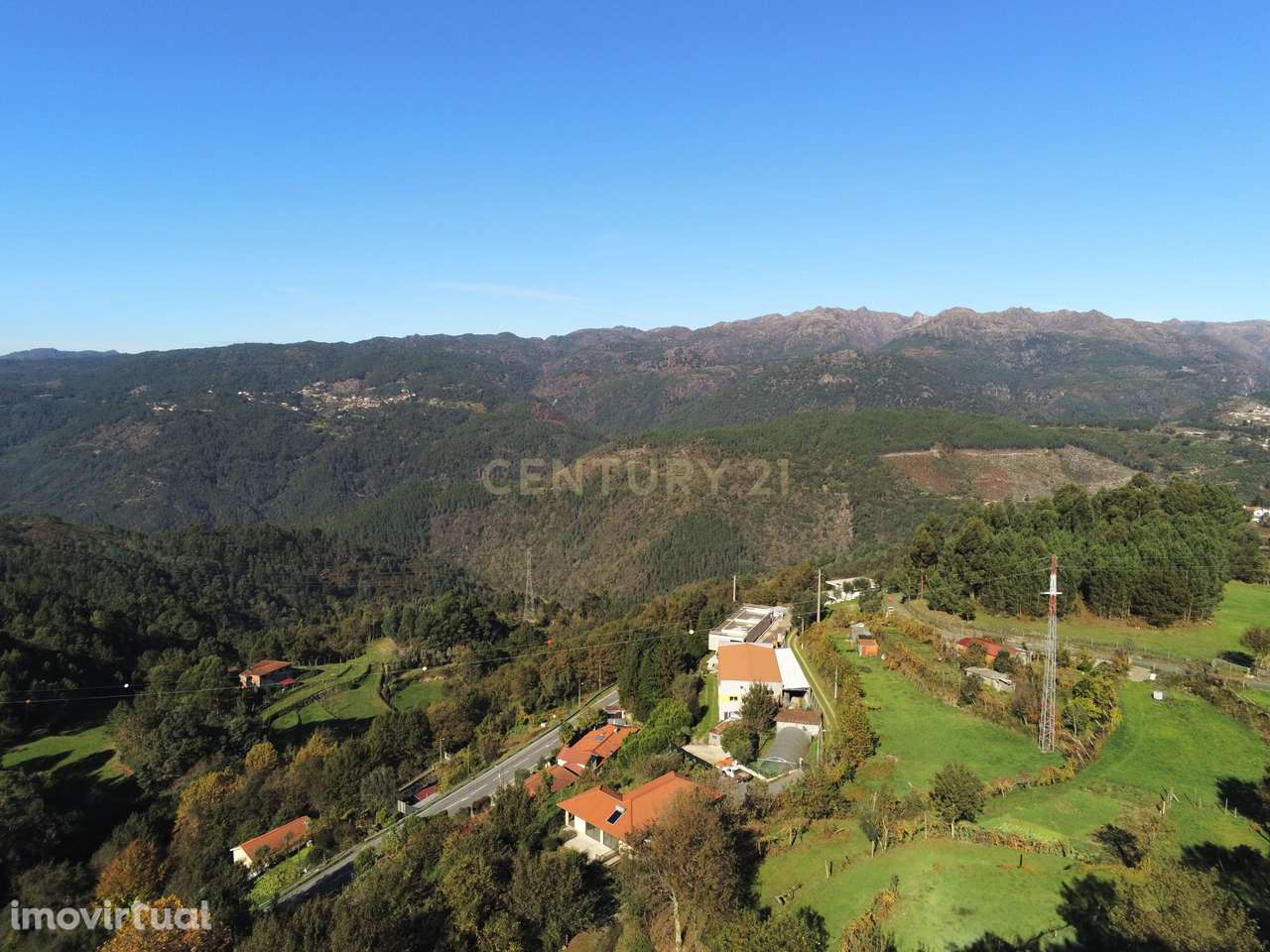 Terreno para Venda com 4500m² na zona do Gerês - Grande imagem: 2/23