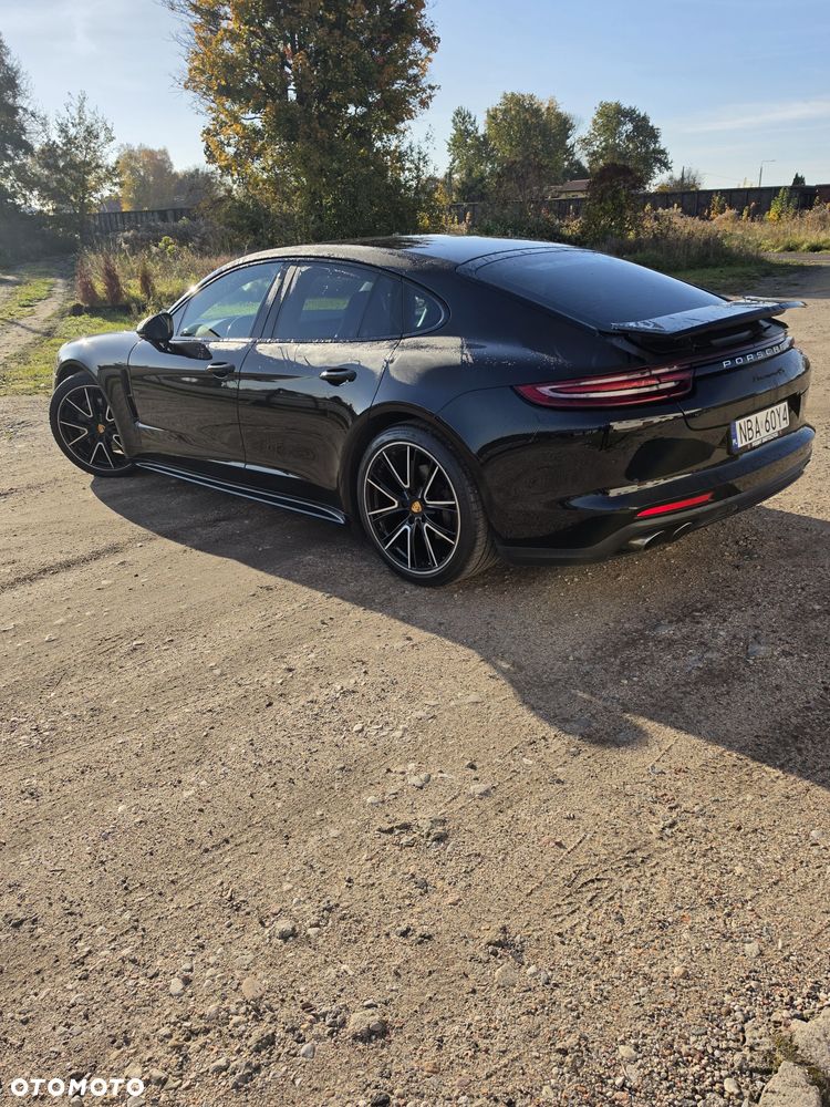 Porsche Panamera - 4