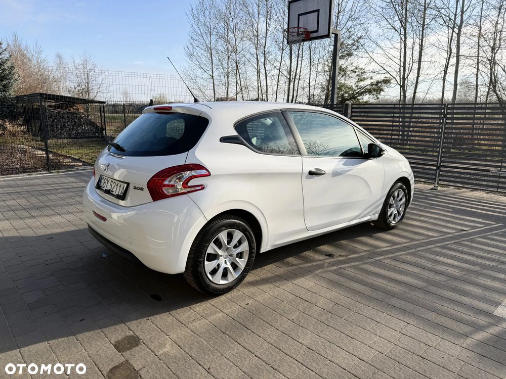 Peugeot 208 - 3