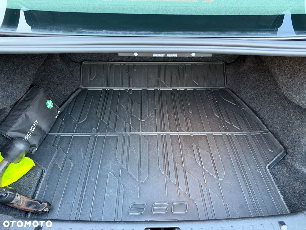 Volvo S60 D4 Momentum - 36