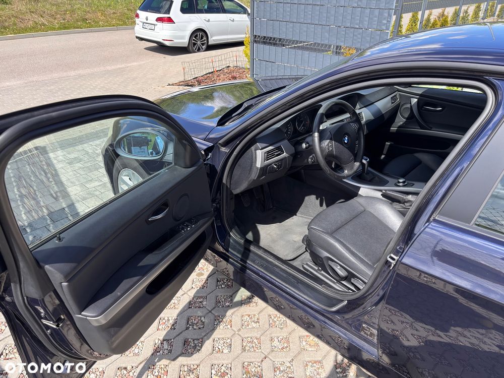 BMW Seria 3 320d DPF - 12