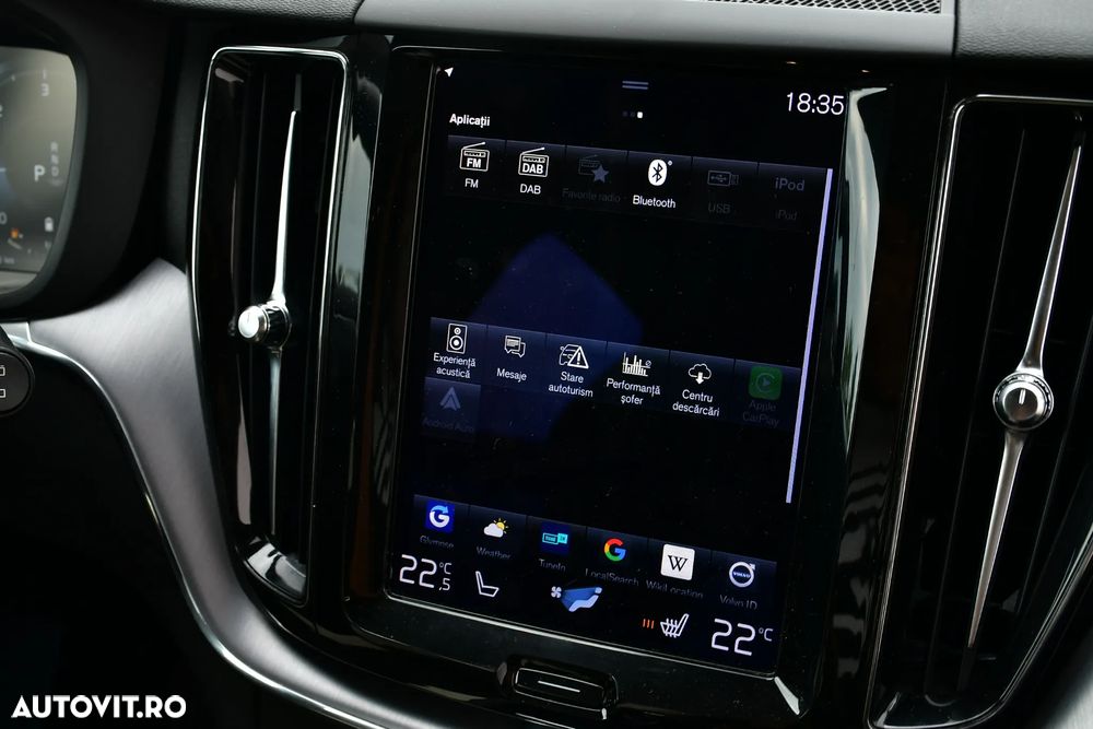 Volvo XC 60 B4 D AWD Geartronic Momentum Pro - 24
