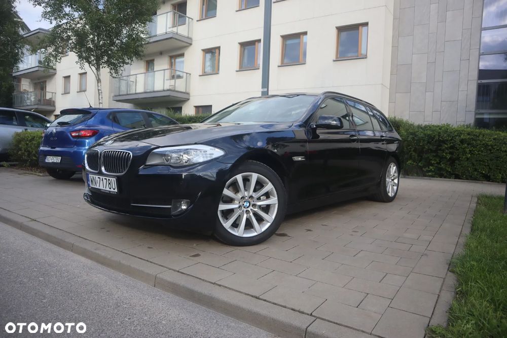 BMW Seria 5 528i xDrive Sport-Aut - 14