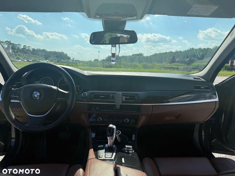 BMW Seria 5 525d - 9