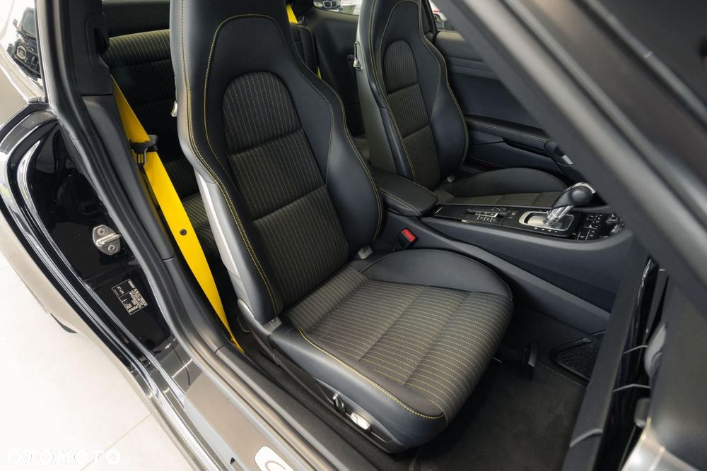 Porsche 911 Carrera T PDK - 16