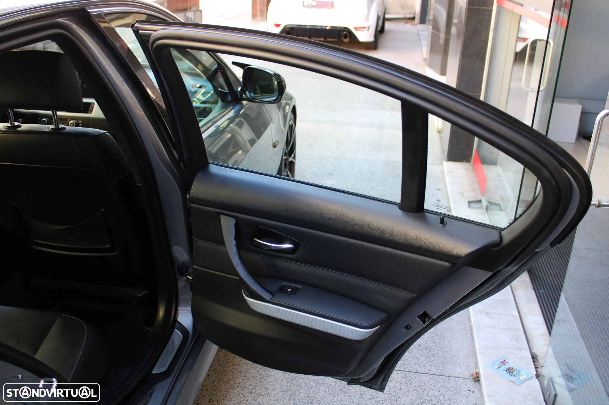 BMW 320 d xDrive - 25