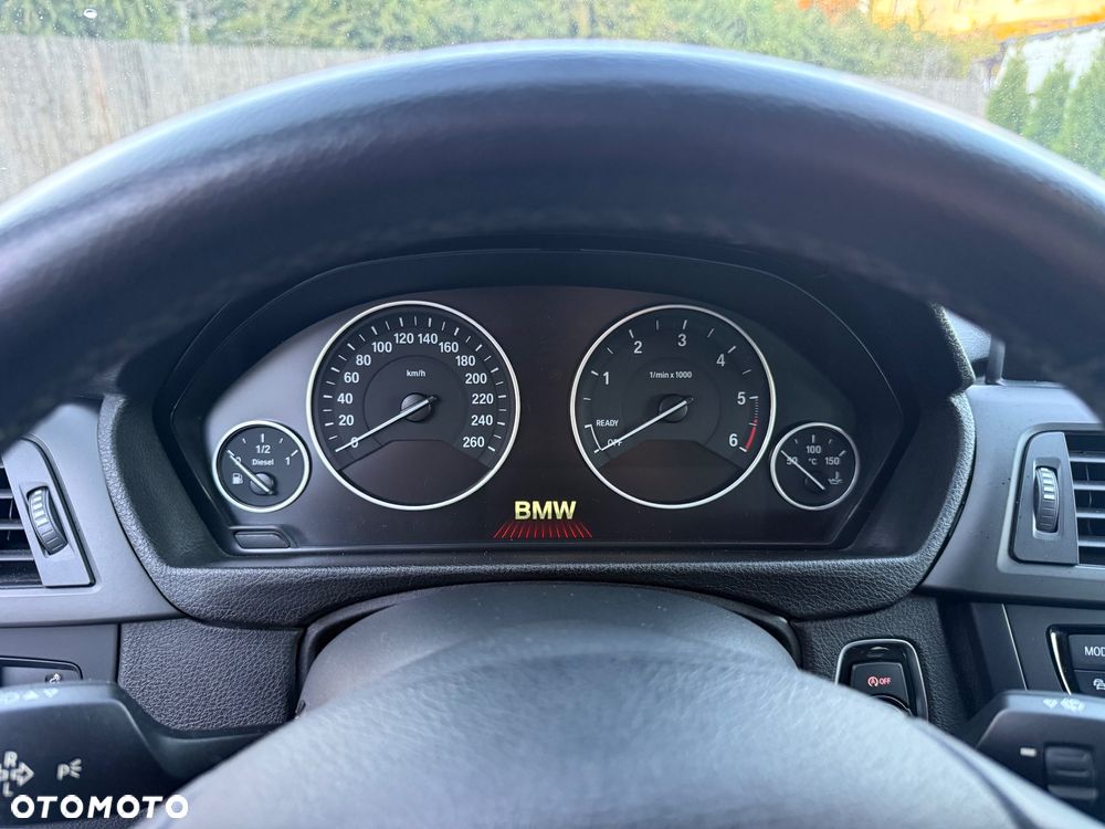 BMW Seria 3 320d Touring Sport Line - 20