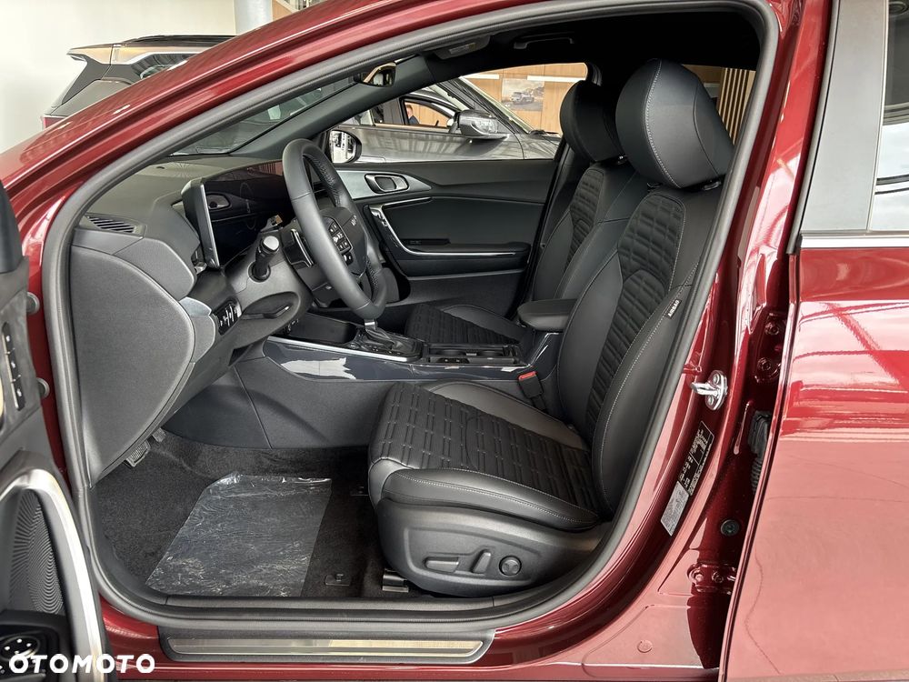 Kia XCeed 1.6 T-GDI Business Line DCT - 14