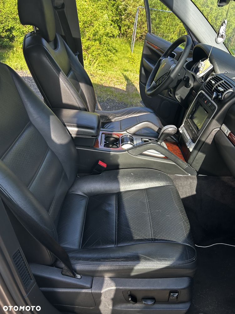 Porsche Cayenne - 10