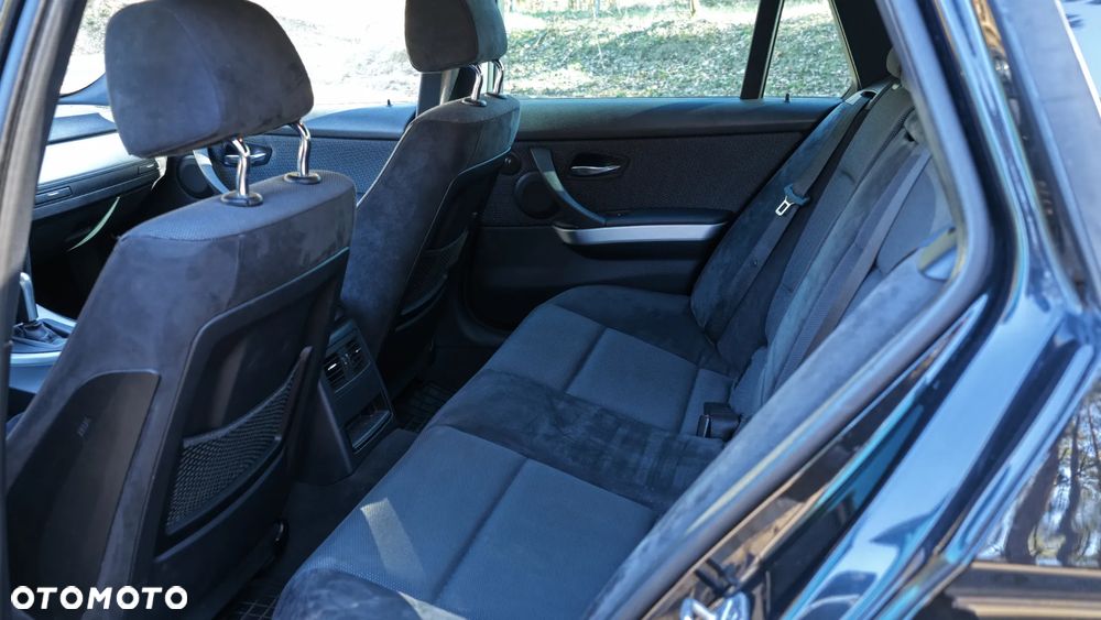 BMW Seria 3 ver-320d-dpf - 17