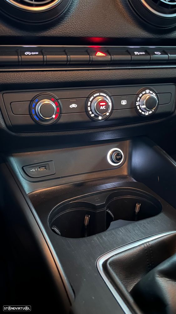 Audi A3 Sportback 2.0 TDI Design - 24