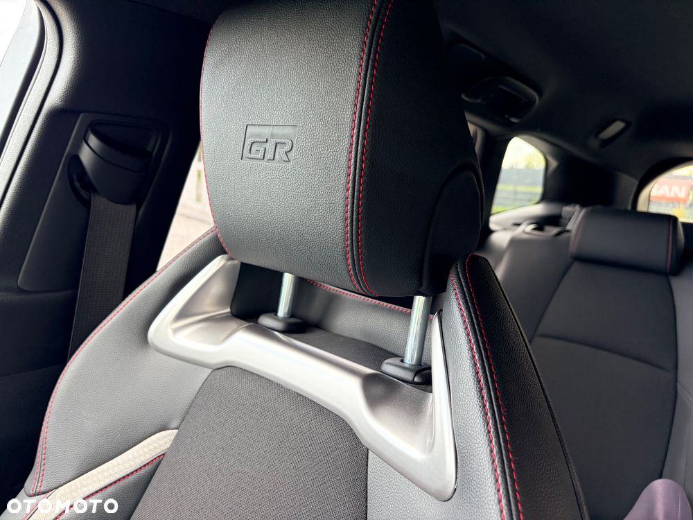 Toyota Corolla 2.0 Hybrid GR Sport Dynamic - 11
