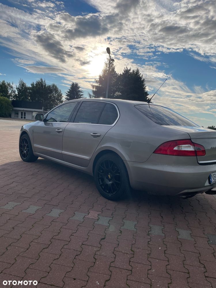 Skoda Superb 2.0 TDI Platinum DSG - 6