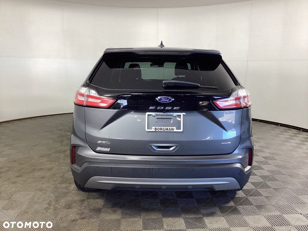 Ford Edge - 2